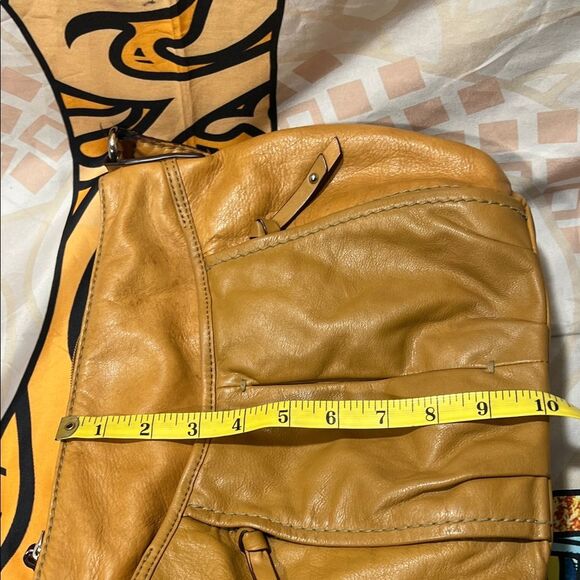 Tignanello Camel Leather Crossbody Bag - EUC - Picture 13 of 15